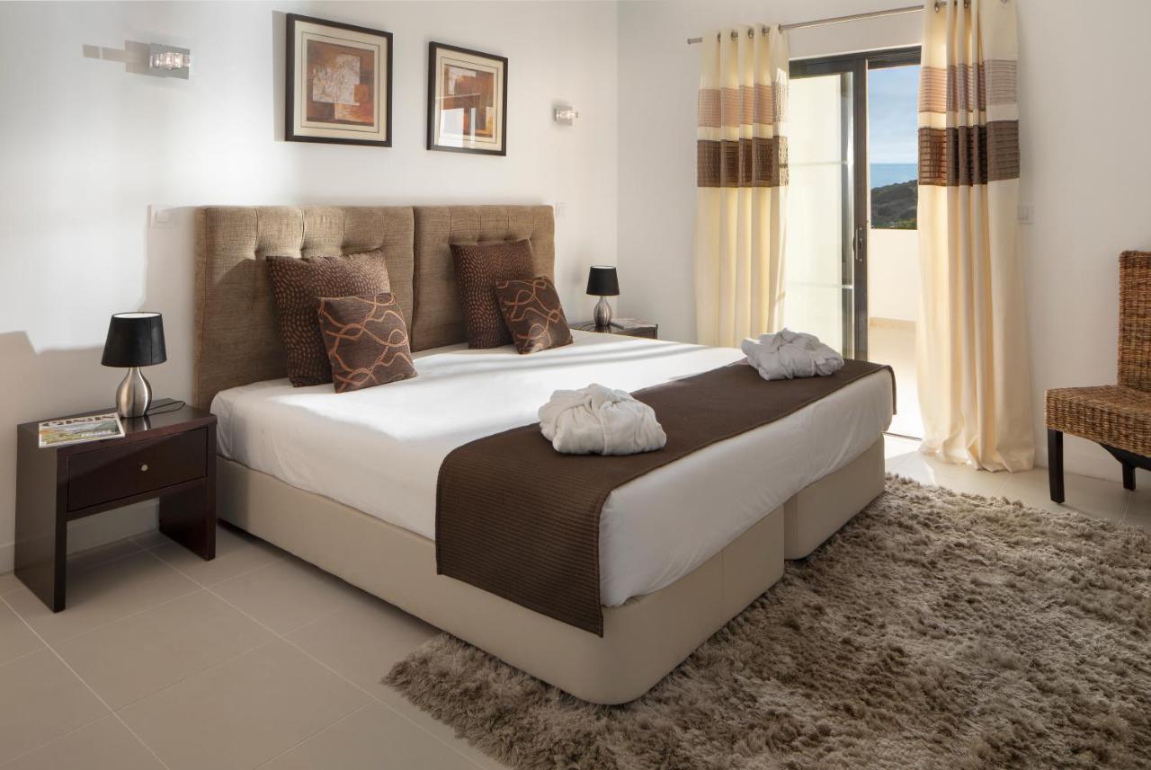 One-Bedroom Apartment Sea View