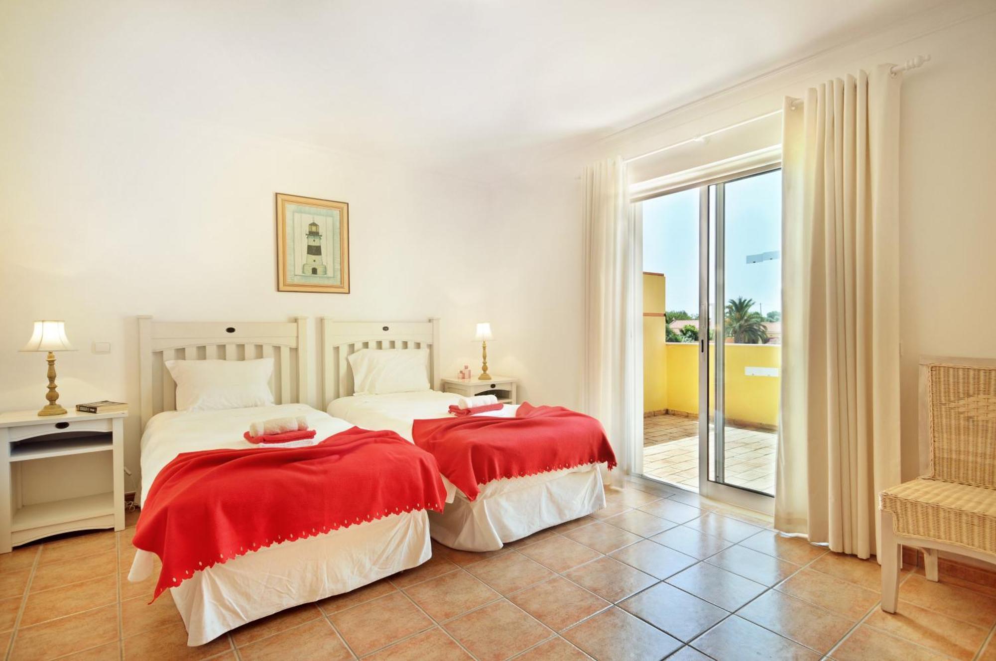 Three-Bedroom Townhouse,1584418661:JPEG