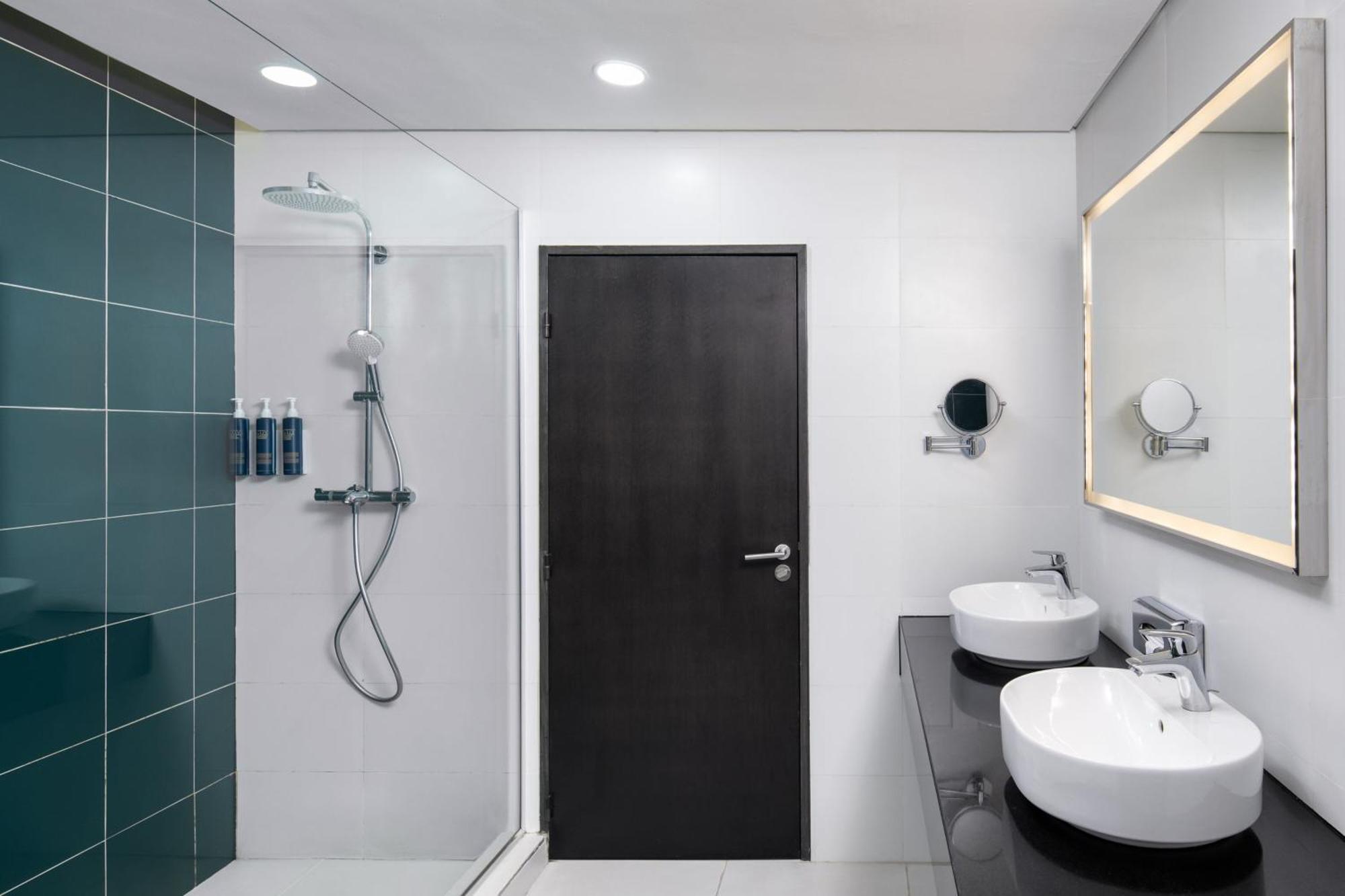 One-Bedroom Diplomatic Suite - Executive Lounge Access