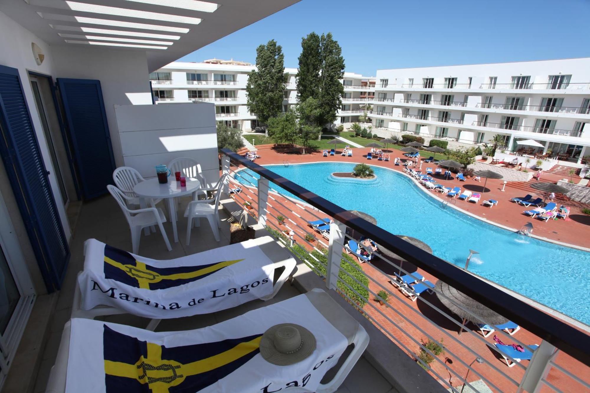 Apartamento com 2 Quartos e Vista Marina ou Piscina (3 Estrelas)