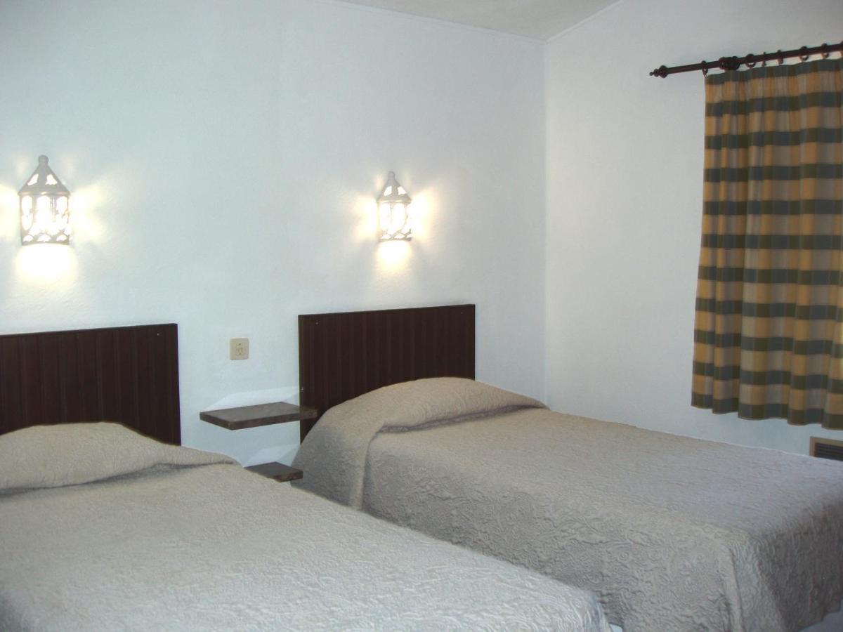 One-Bedroom Apartment Twin Beds